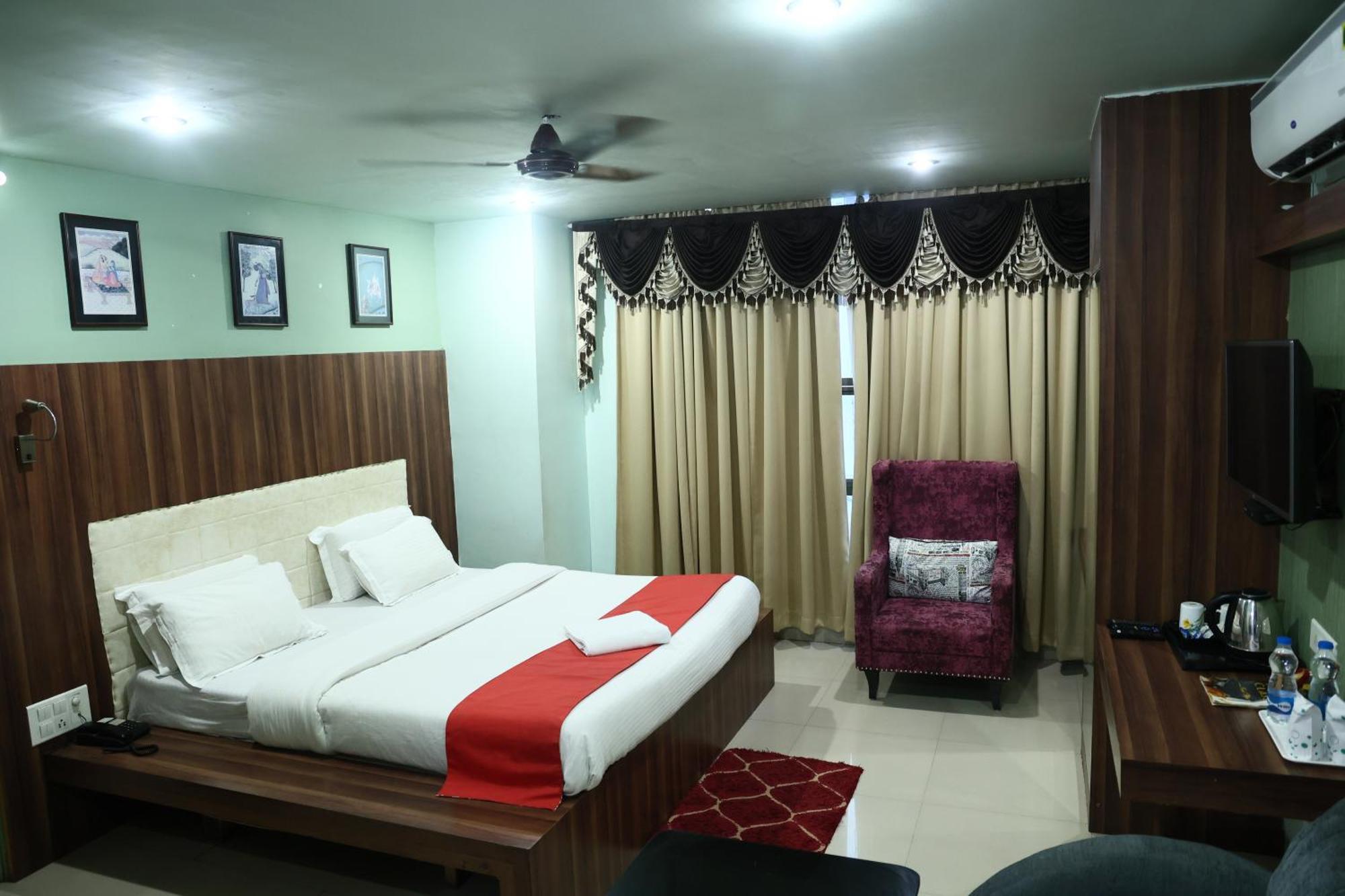 Hotel Bhubaneswari Classic Brahmapur Екстер'єр фото