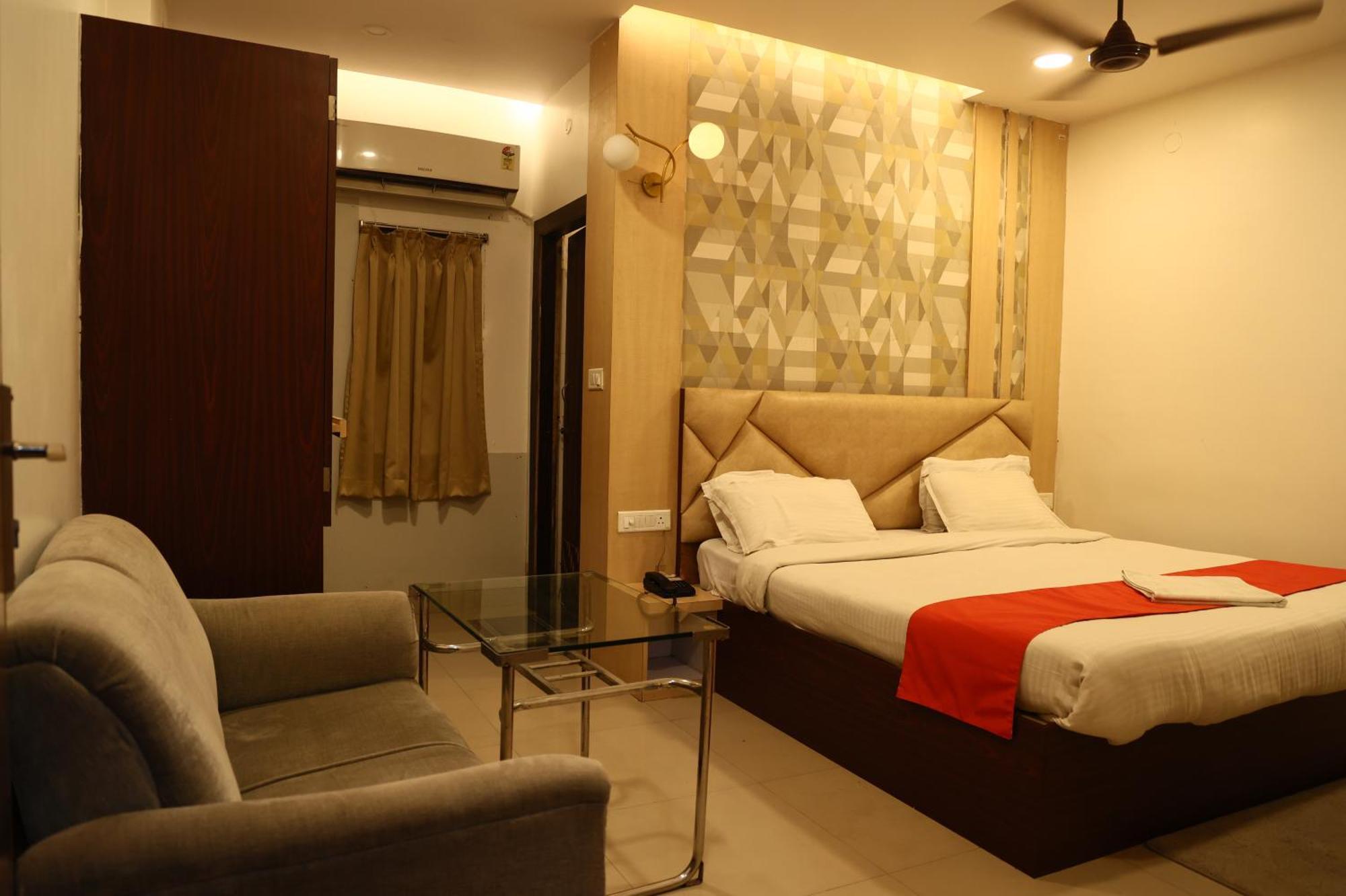 Hotel Bhubaneswari Classic Brahmapur Екстер'єр фото